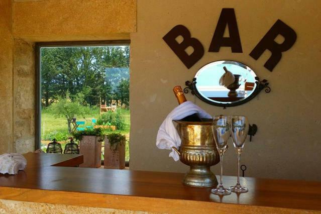 Fontaine De Cerier Bed & Breakfast แกสติญง-ดู-การ์ ภายนอก รูปภาพ
