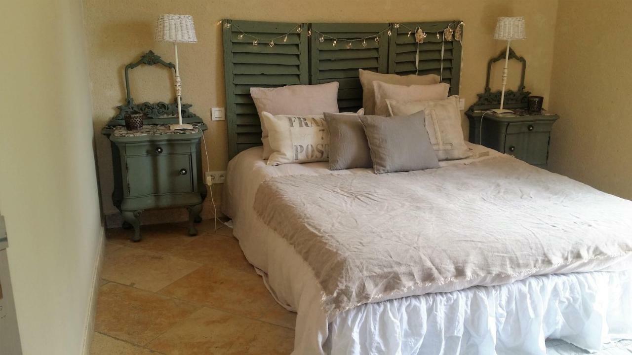 Fontaine De Cerier Bed & Breakfast แกสติญง-ดู-การ์ ภายนอก รูปภาพ
