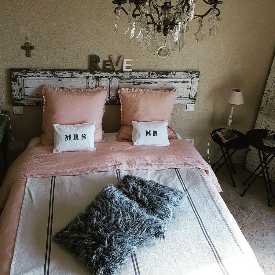 Fontaine De Cerier Bed & Breakfast แกสติญง-ดู-การ์ ภายนอก รูปภาพ