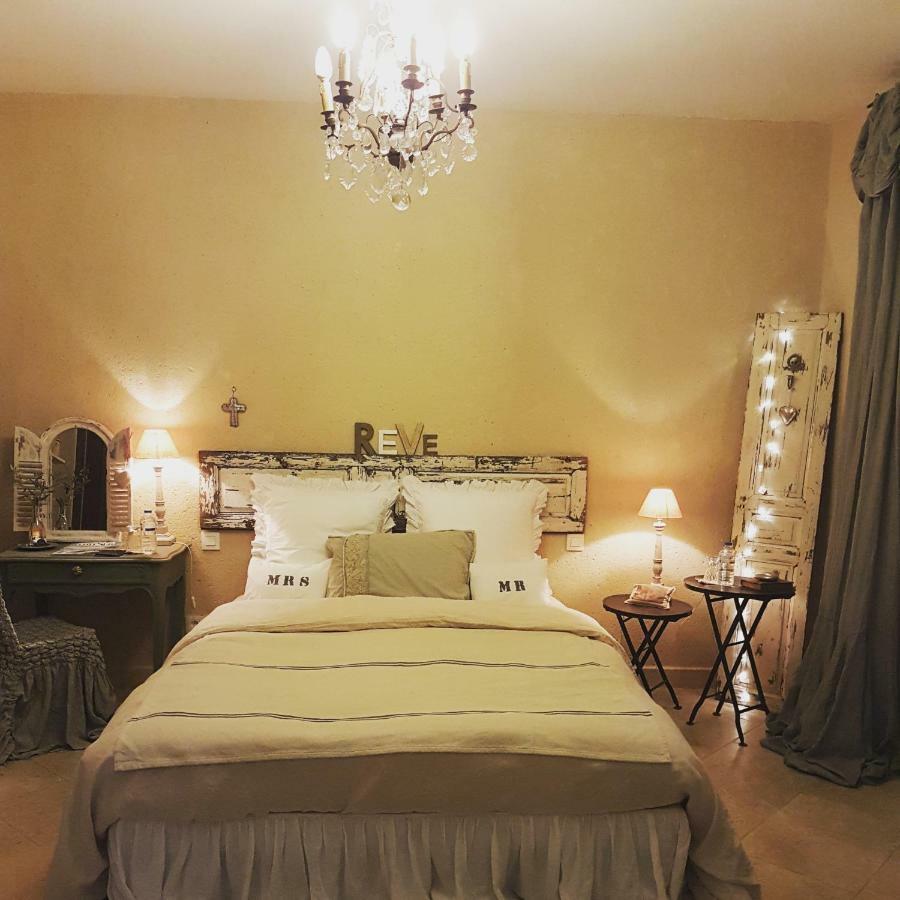 Fontaine De Cerier Bed & Breakfast แกสติญง-ดู-การ์ ภายนอก รูปภาพ